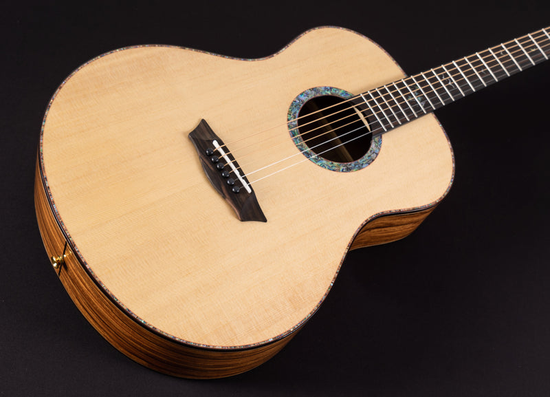 Washburn Elegante S24S Bella Tono Studio Acoustic Guitar. Gloss Natural