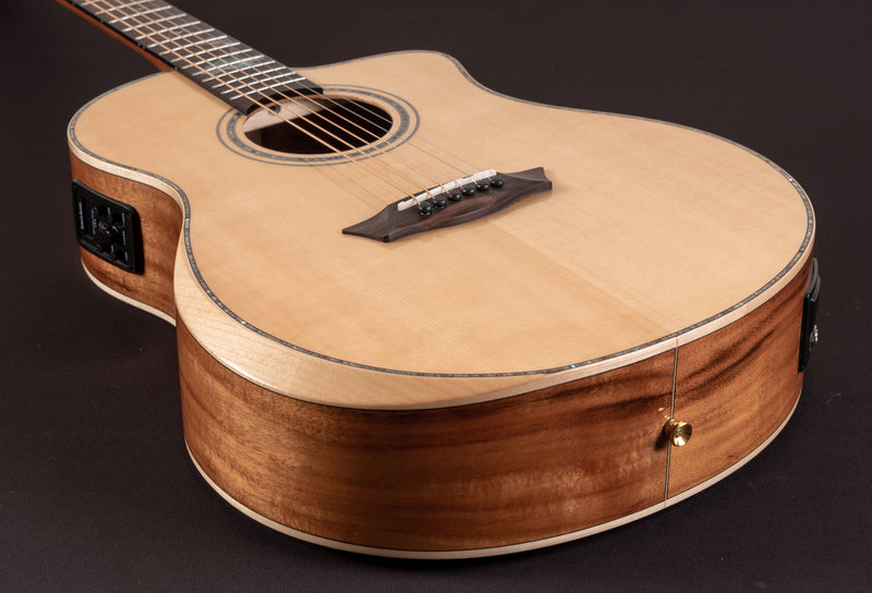 Washburn Allure SC56S Bella Tono Studio Cutaway Acoustic Electric Guitar. Gloss Natural