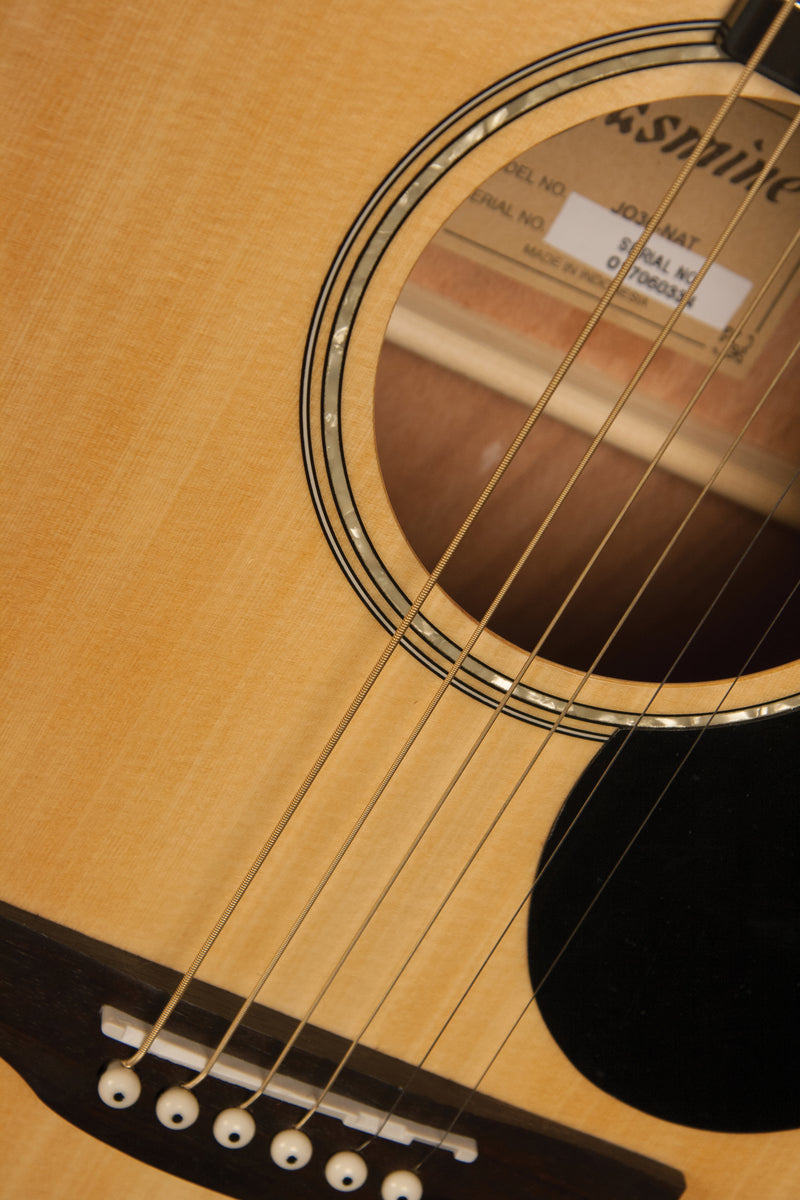 Jasmine JO36-NAT Orchestra Style Acoustic Guitar. Natural Finish